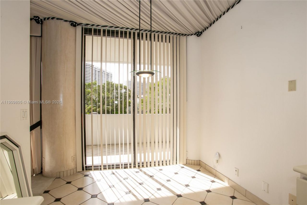 3000 Island Blvd, Unit WSTE1, Aventura, FL 33160 Photo