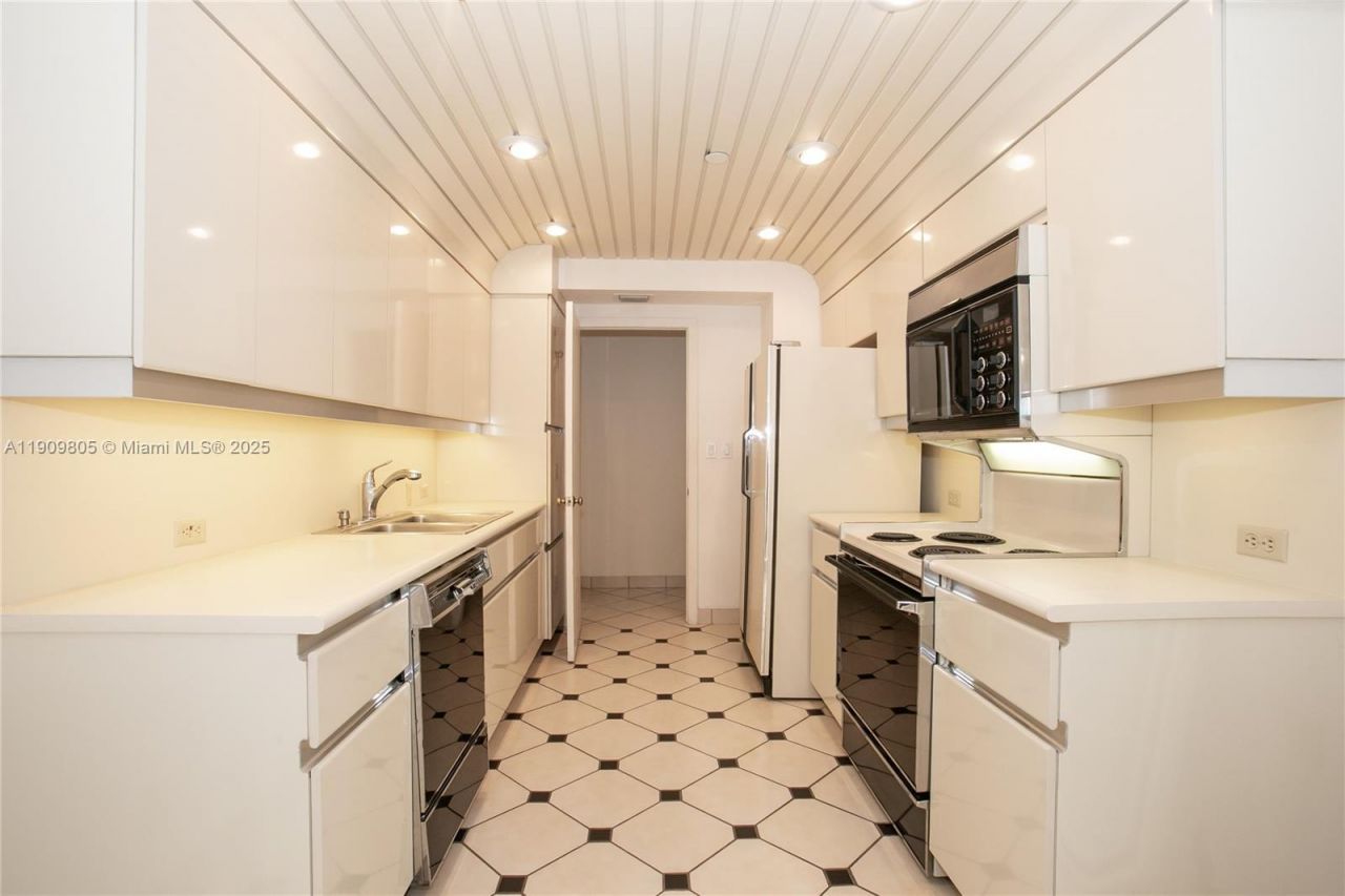 3000 Island Blvd, Unit WSTE1, Aventura, FL 33160 Photo