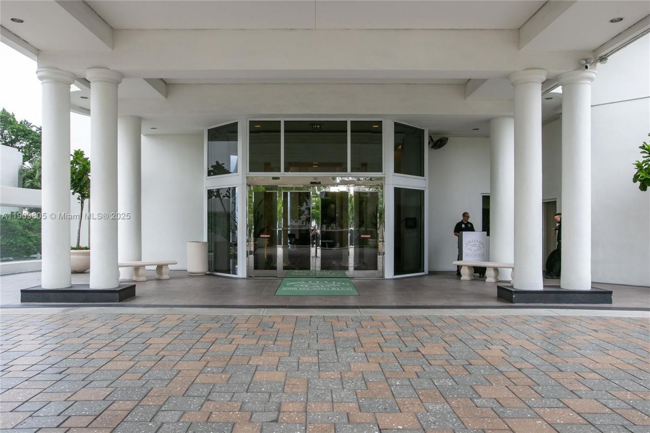 3000 Island Blvd, Unit WSTE1, Aventura, FL 33160 Photo