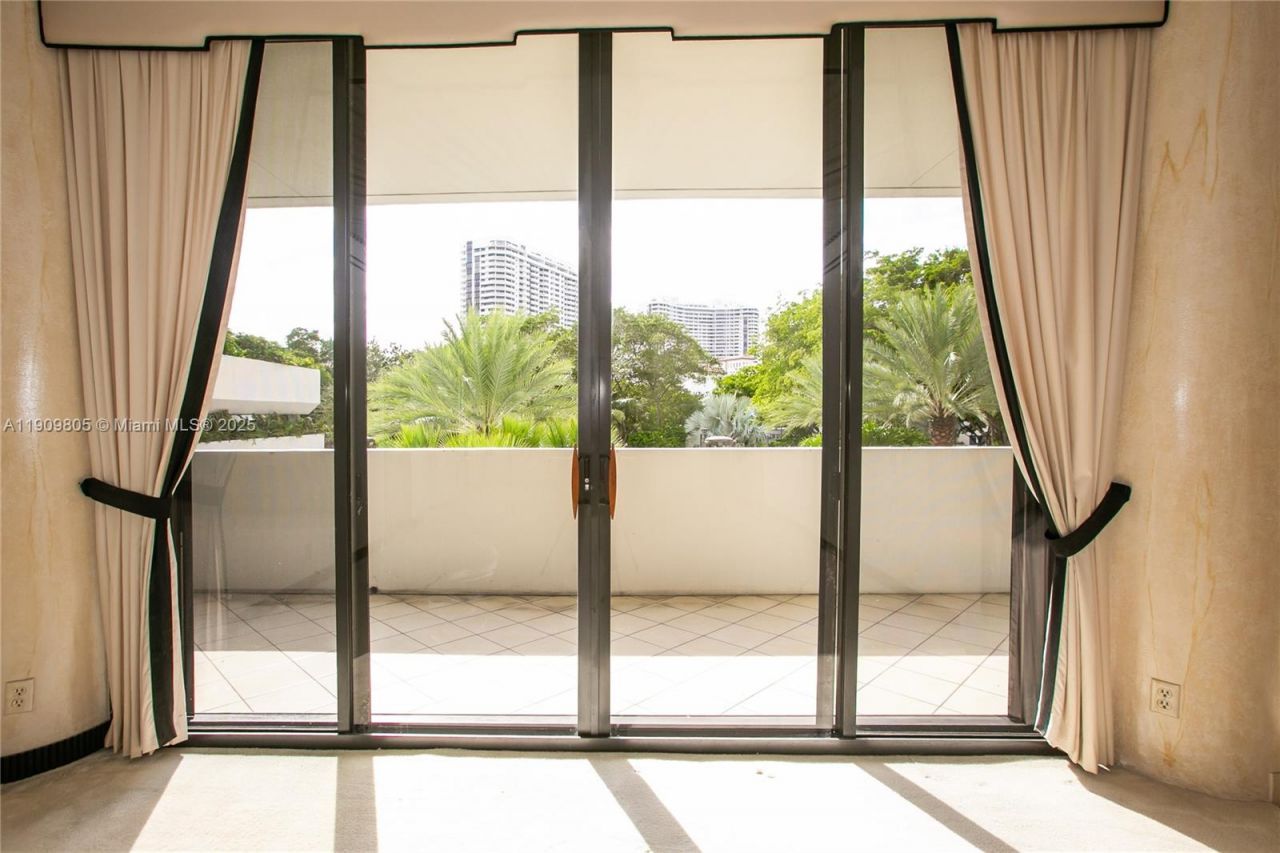 3000 Island Blvd, Unit WSTE1, Aventura, FL 33160 Photo