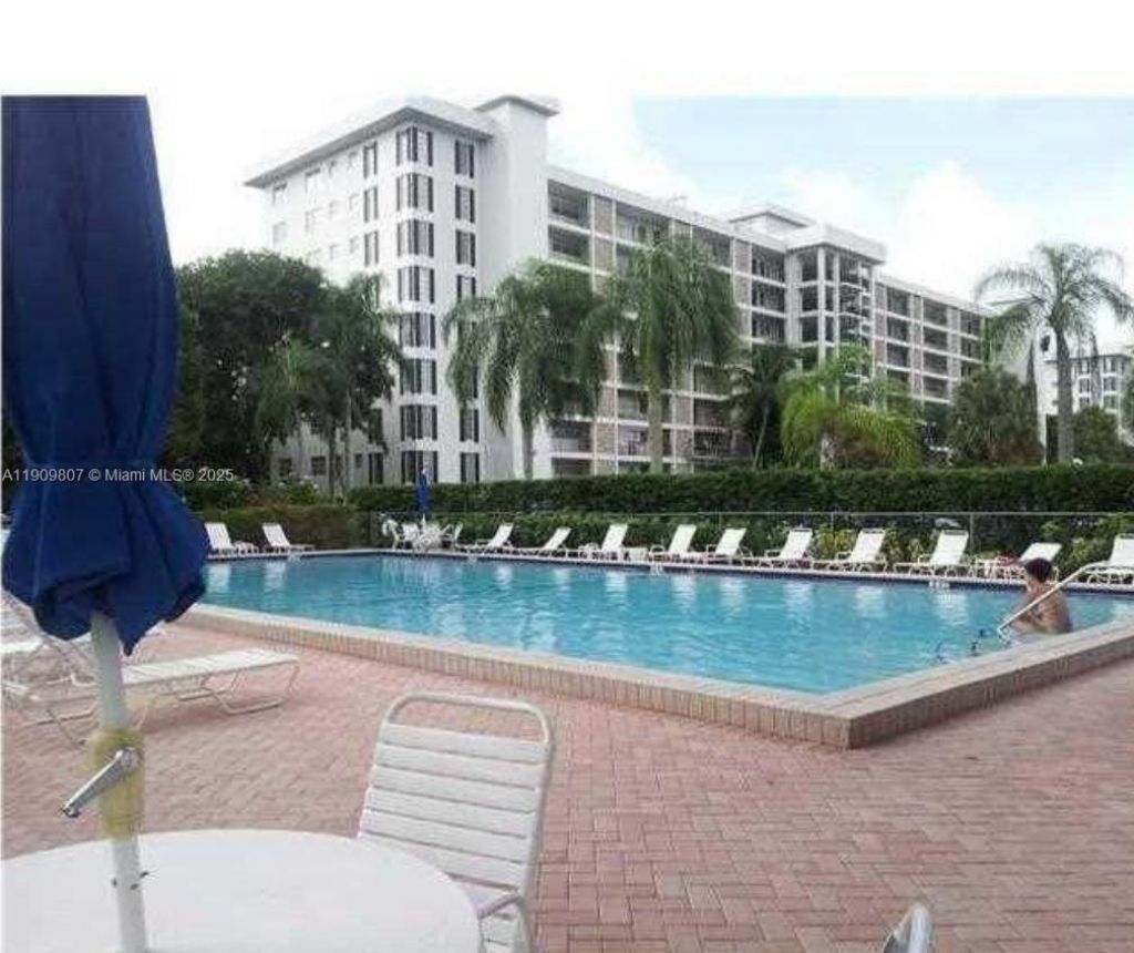 3150 N Palm Aire Dr, Unit 801, Pompano Beach, FL 33069 Photo