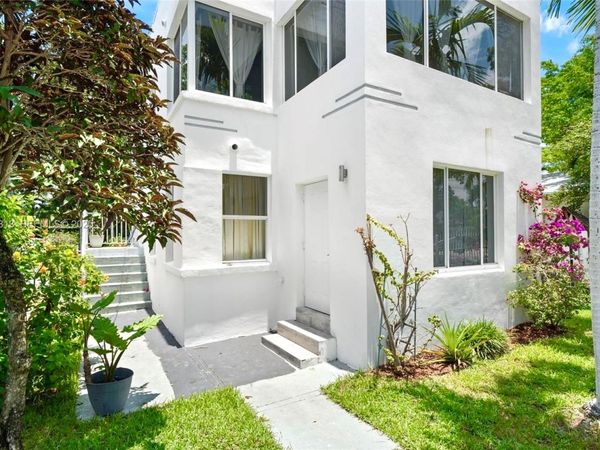 555 NE 70th St, Miami, FL 33138