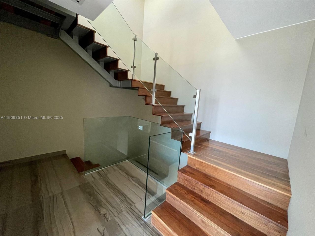 92 SW 3rd St, Unit PH5213, Miami, FL 33130 Photo