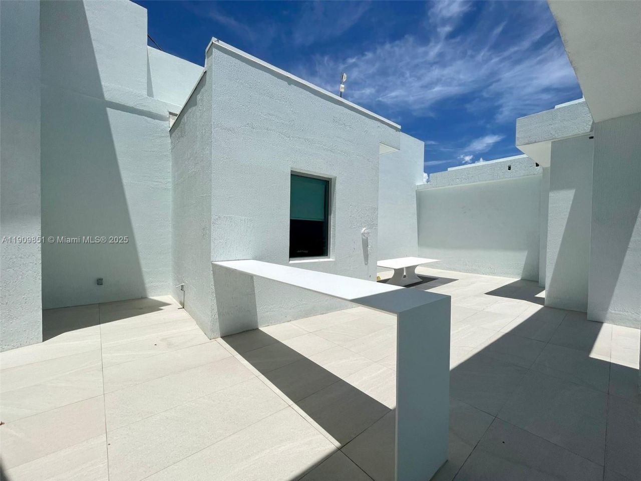 92 SW 3rd St, Unit PH5213, Miami, FL 33130 Photo