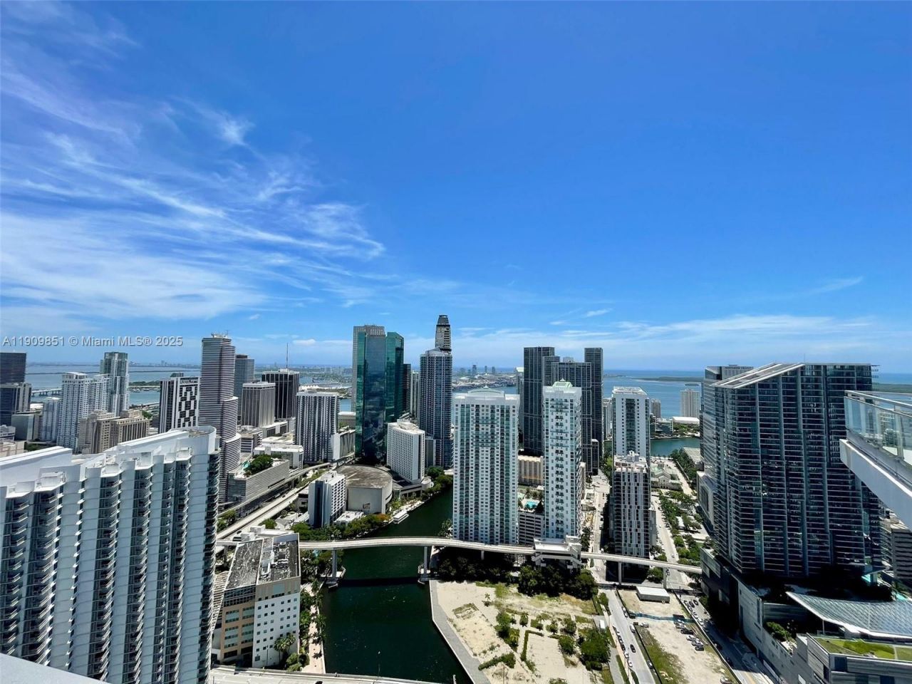 92 SW 3rd St, Unit PH5213, Miami, FL 33130 Photo