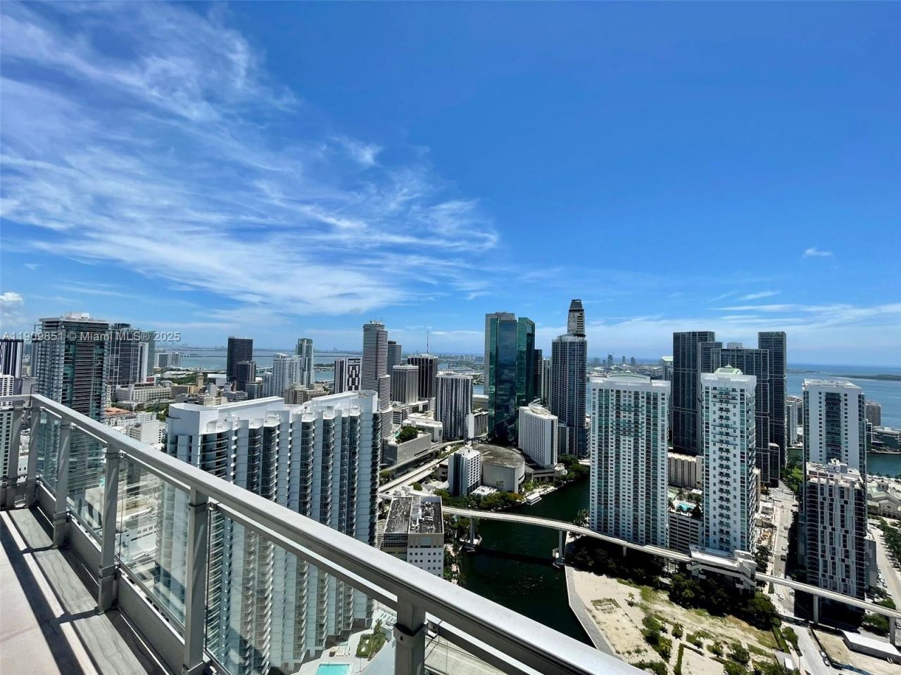 92 SW 3rd St, Unit PH5213, Miami, FL 33130 Photo