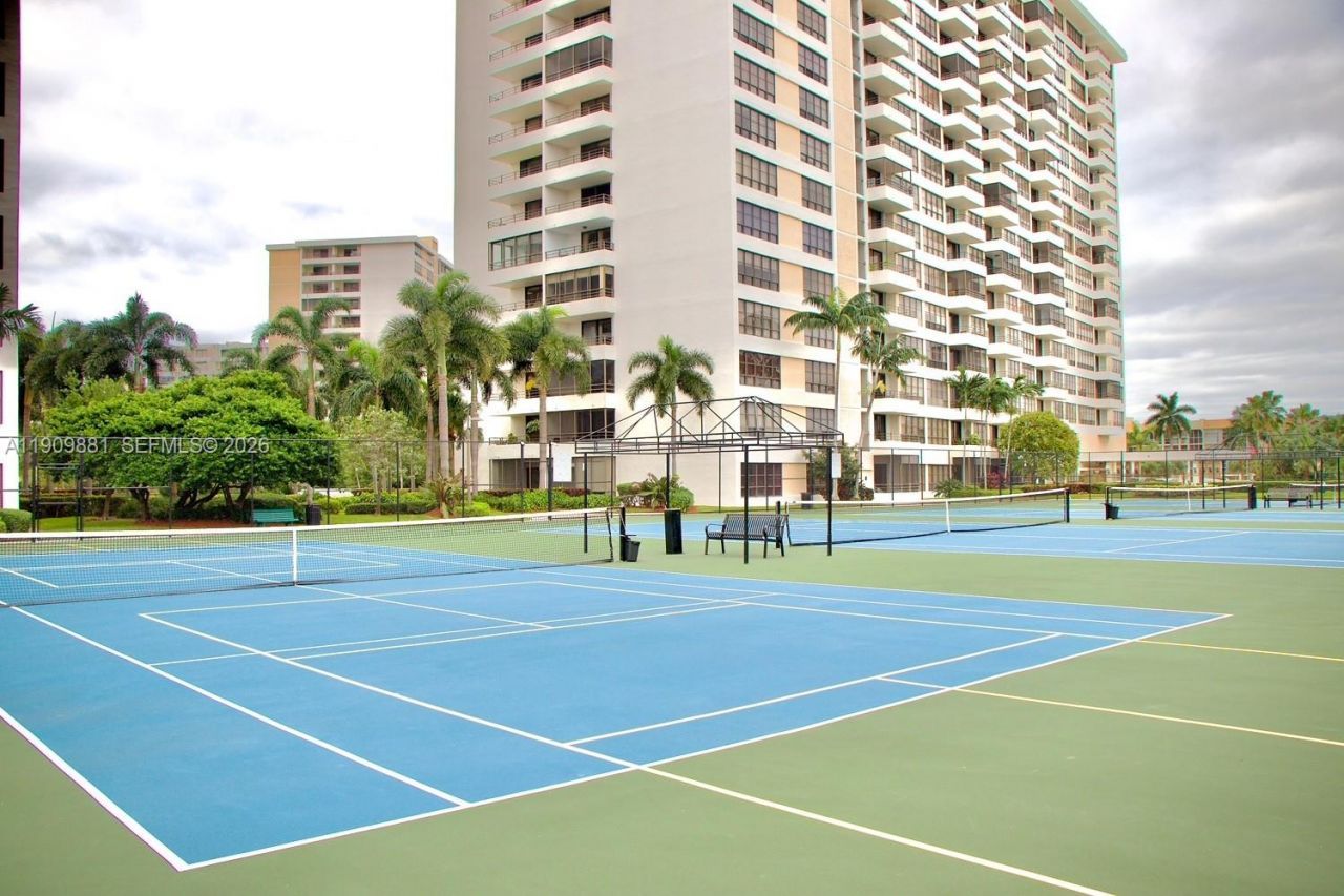 500 Three Islands Blvd, Unit 920, Hallandale Beach, FL 33009 Photo