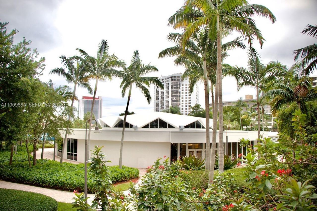 500 Three Islands Blvd, Unit 920, Hallandale Beach, FL 33009 Photo