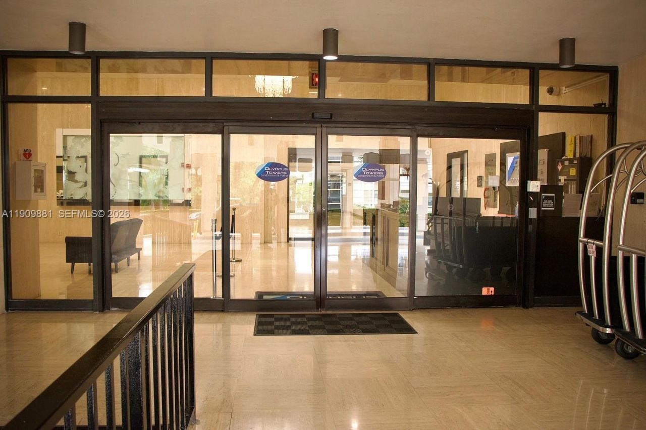 500 Three Islands Blvd, Unit 920, Hallandale Beach, FL 33009 Photo