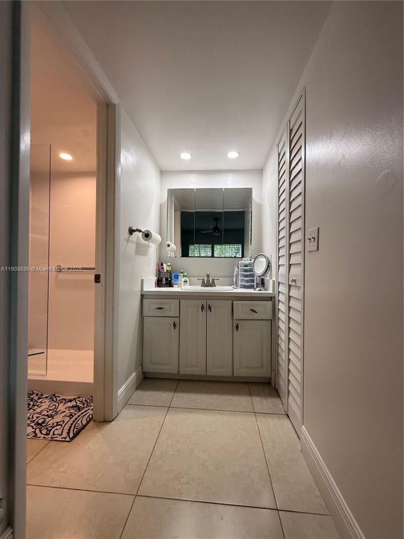 9741 Sunrise Lakes Blvd, Unit 107, Sunrise, FL 33322 Photo