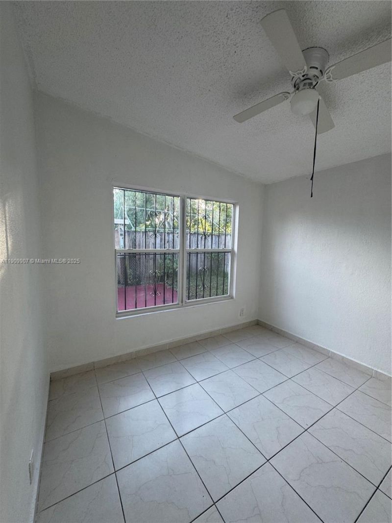20769 NW 41st Ave Rd, Miami Gardens, FL 33055 Photo