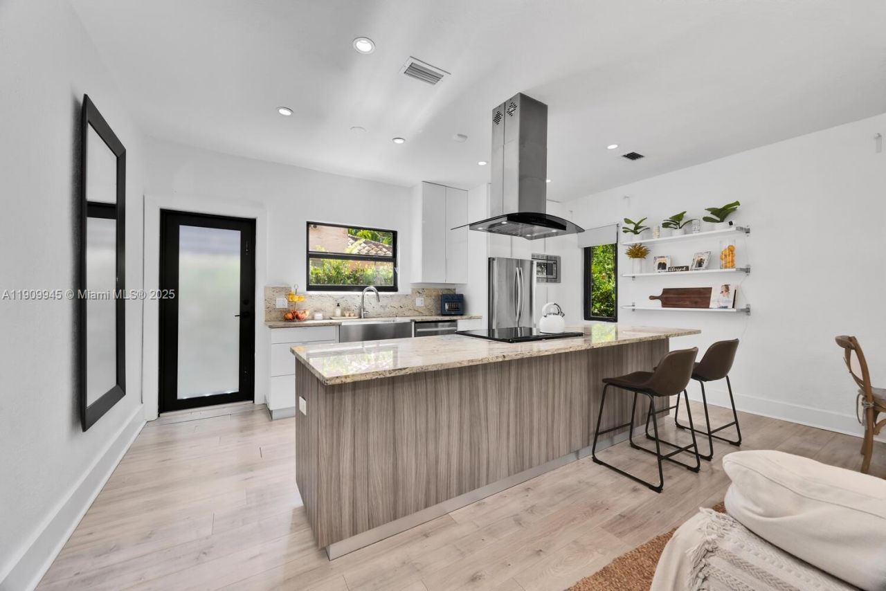 1009 Genoa St, Coral Gables, FL 33134 Photo