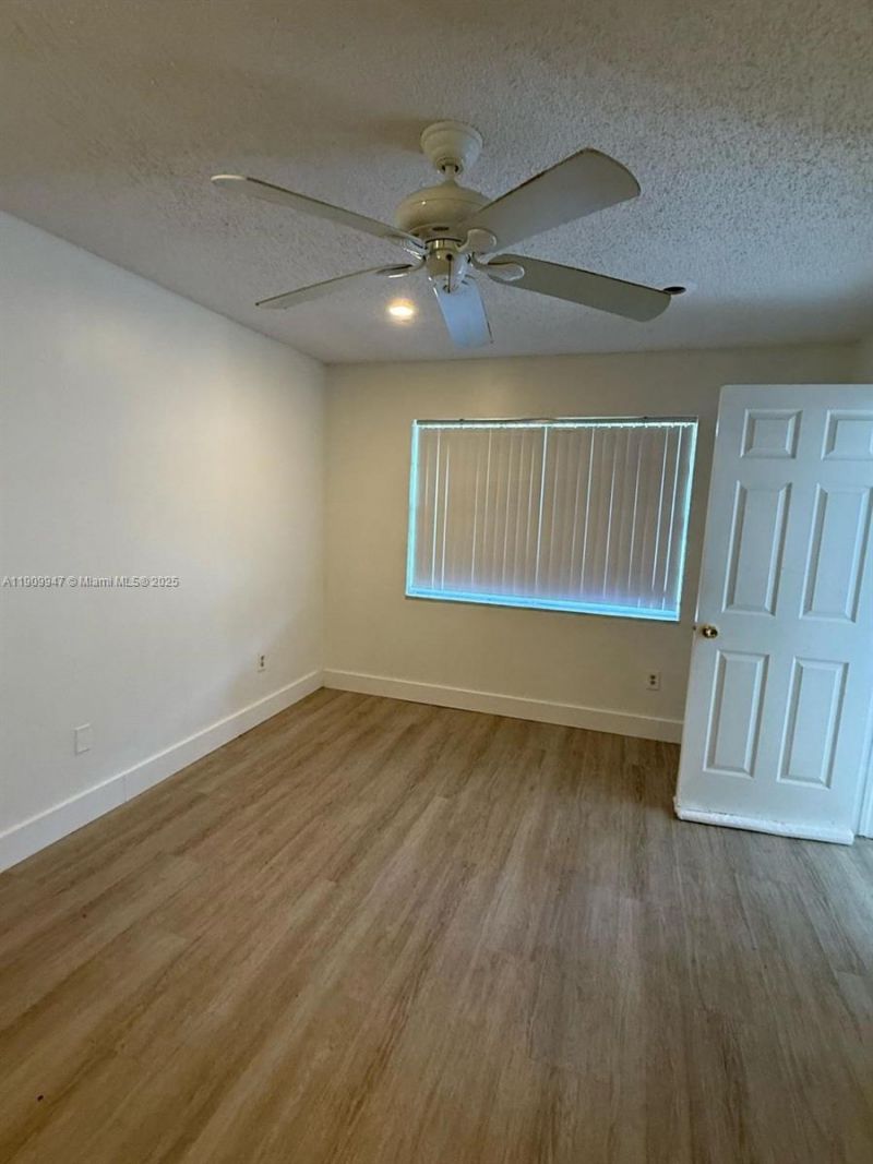 438 NE 210th Cir Ter, Unit 202-4B, Miami, FL 33179 Photo