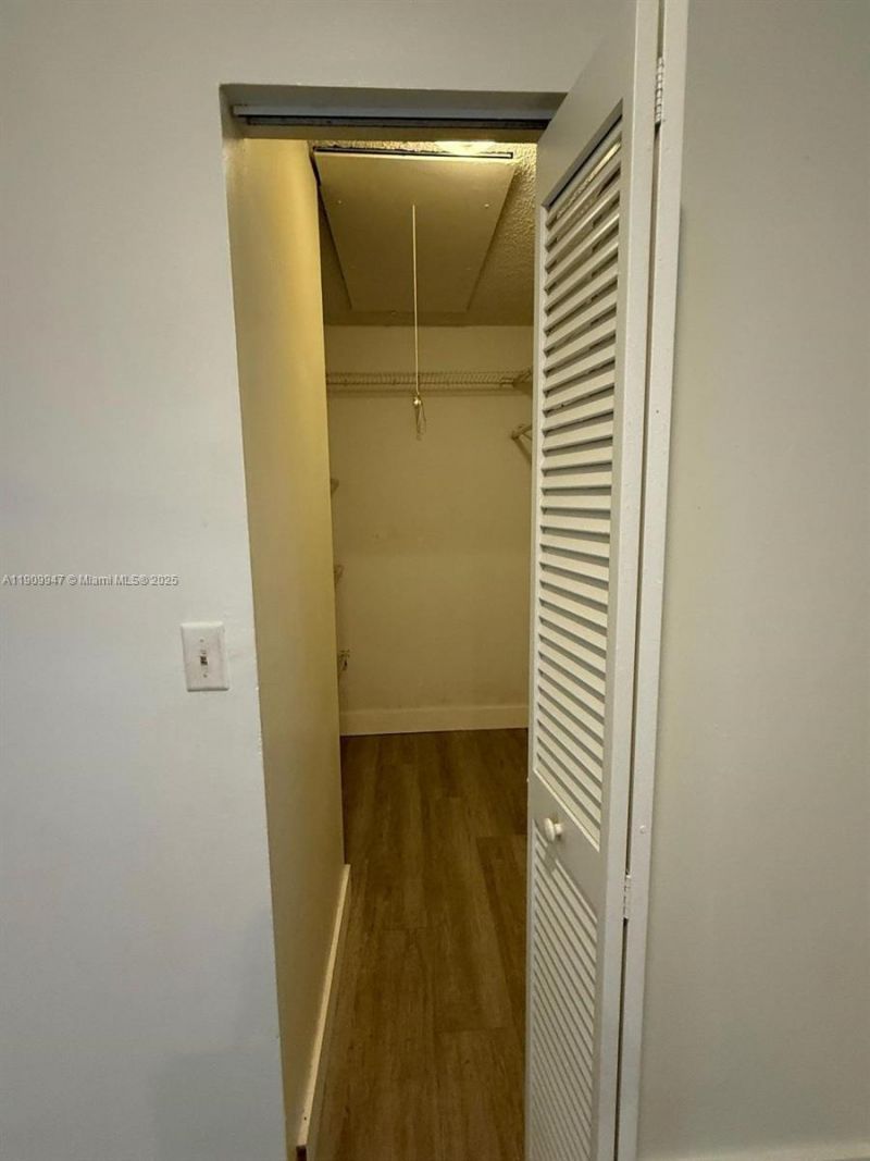 438 NE 210th Cir Ter, Unit 202-4B, Miami, FL 33179 Photo