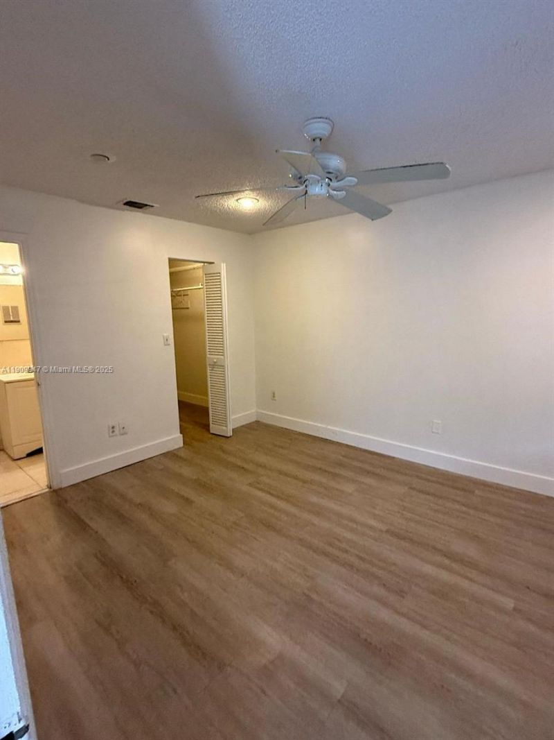 438 NE 210th Cir Ter, Unit 202-4B, Miami, FL 33179 Photo