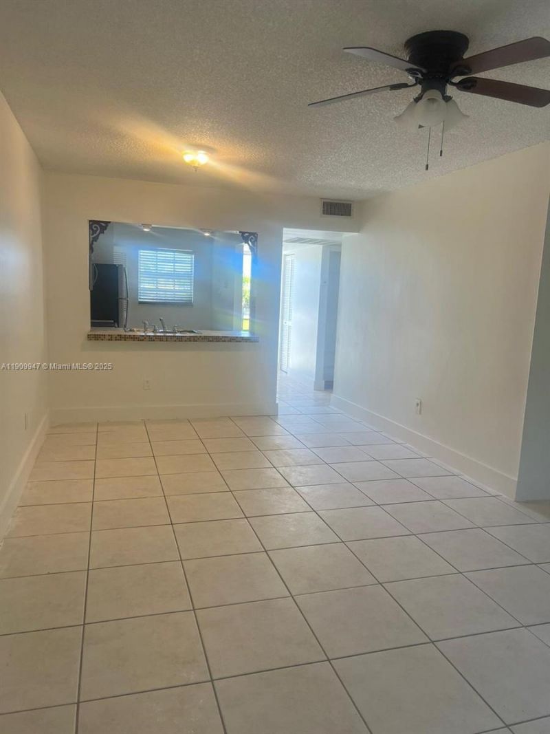 438 NE 210th Cir Ter, Unit 202-4B, Miami, FL 33179 Photo