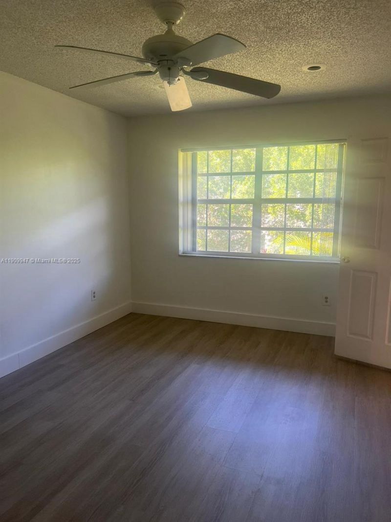 438 NE 210th Cir Ter, Unit 202-4B, Miami, FL 33179 Photo