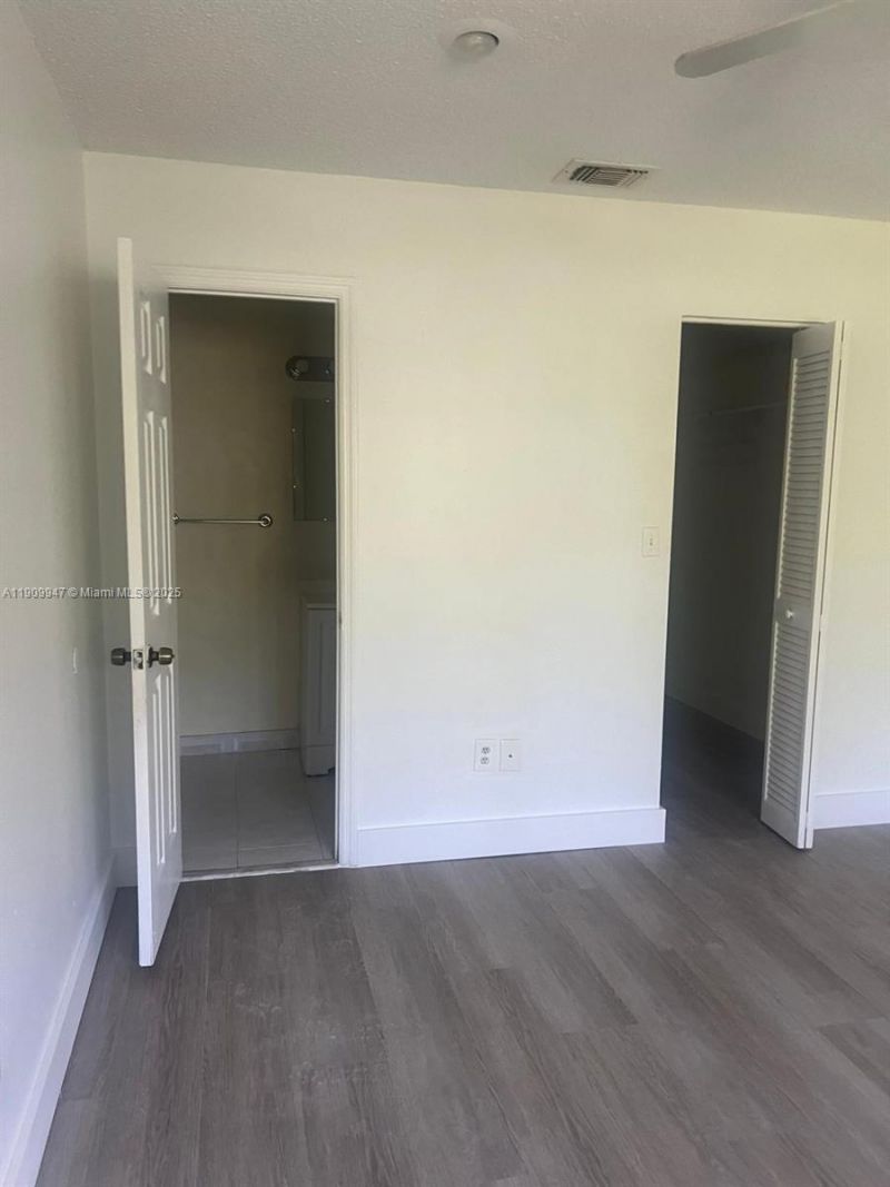 438 NE 210th Cir Ter, Unit 202-4B, Miami, FL 33179 Photo