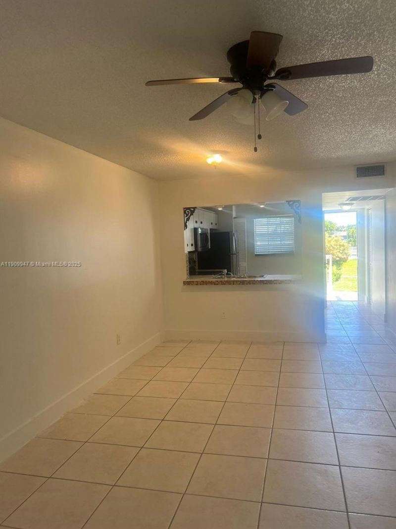 438 NE 210th Cir Ter, Unit 202-4B, Miami, FL 33179 Photo