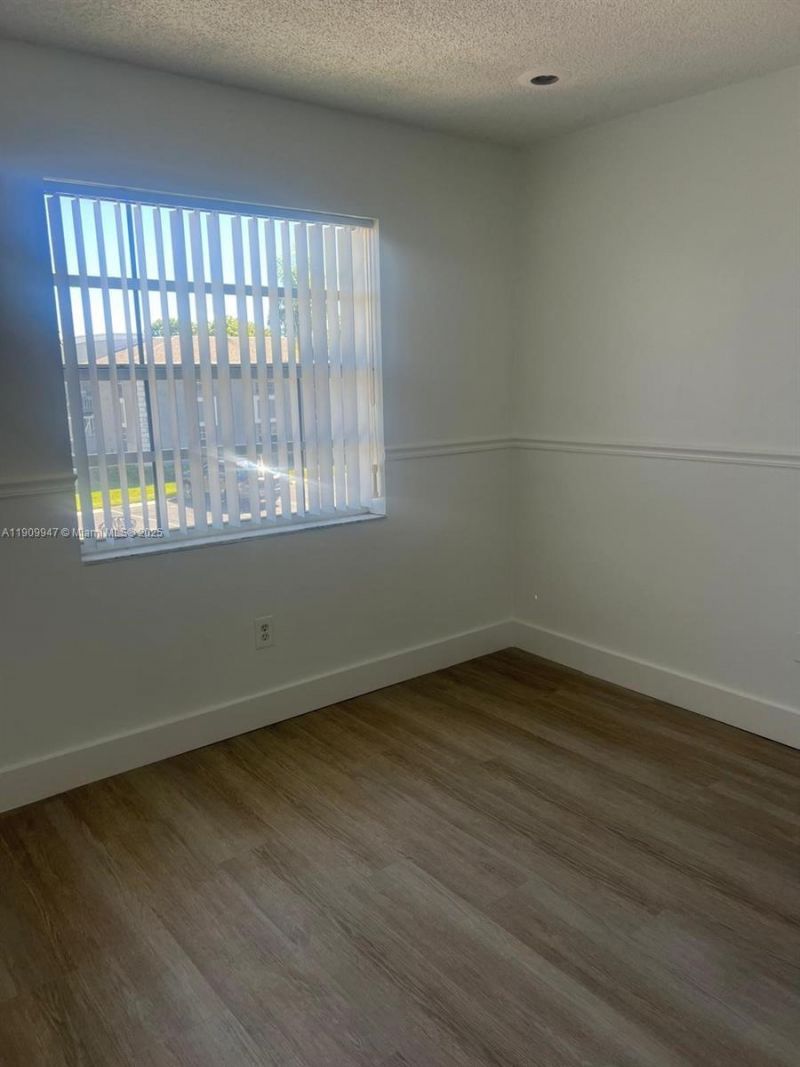 438 NE 210th Cir Ter, Unit 202-4B, Miami, FL 33179 Photo