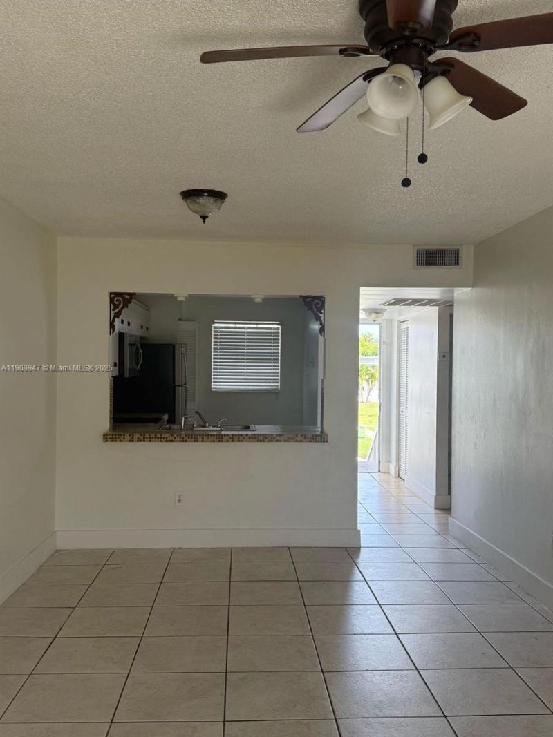 438 NE 210th Cir Ter, Unit 202-4B, Miami, FL 33179 Photo