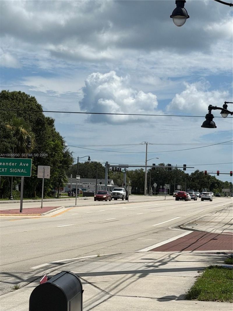 1001 W Midway Rd, Fort Pierce, FL 34982 Photo