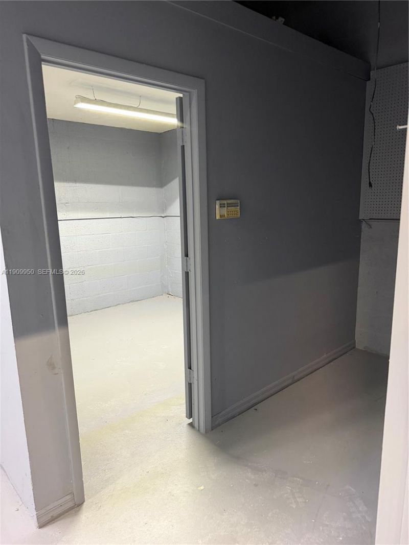 1001 W Midway Rd, Fort Pierce, FL 34982 Photo