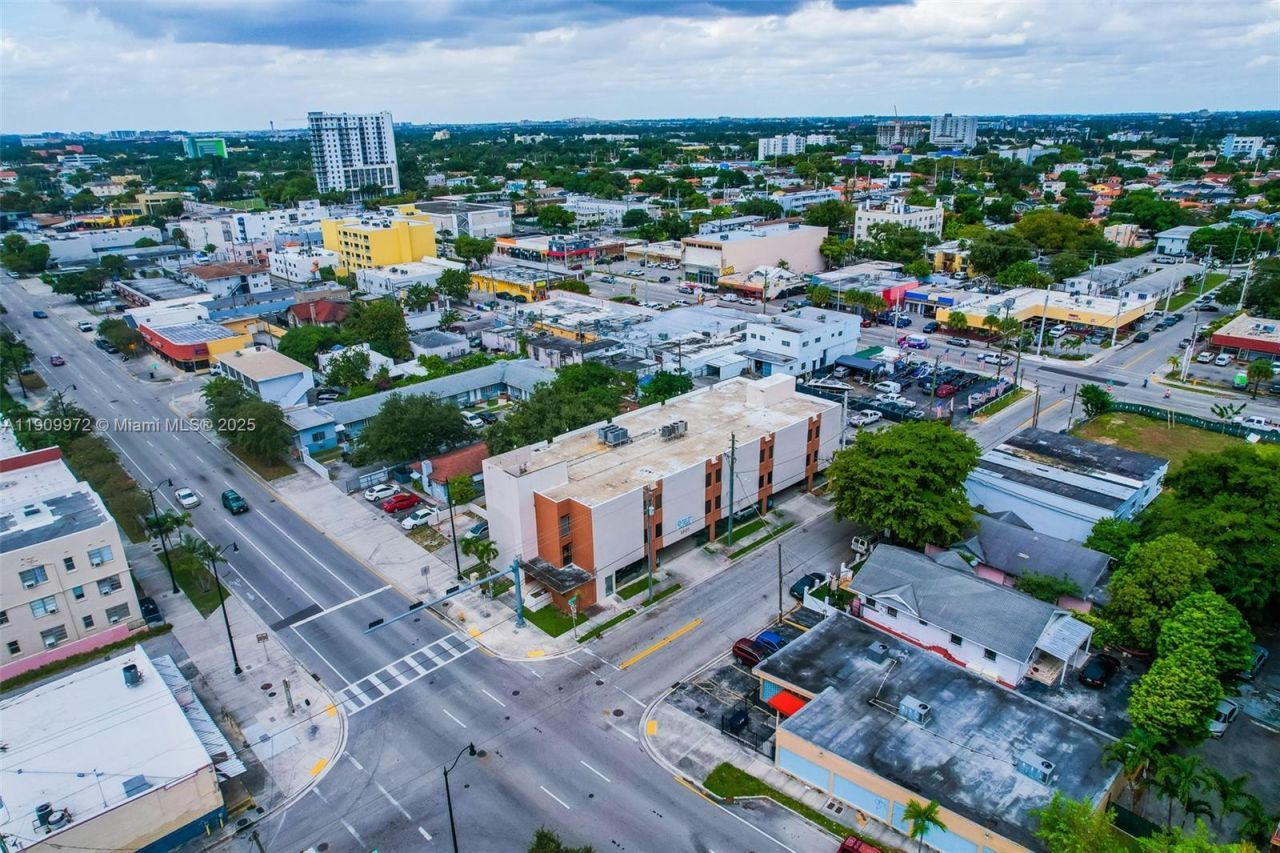 1901 SW 1st St, Miami, FL 33135 Photo
