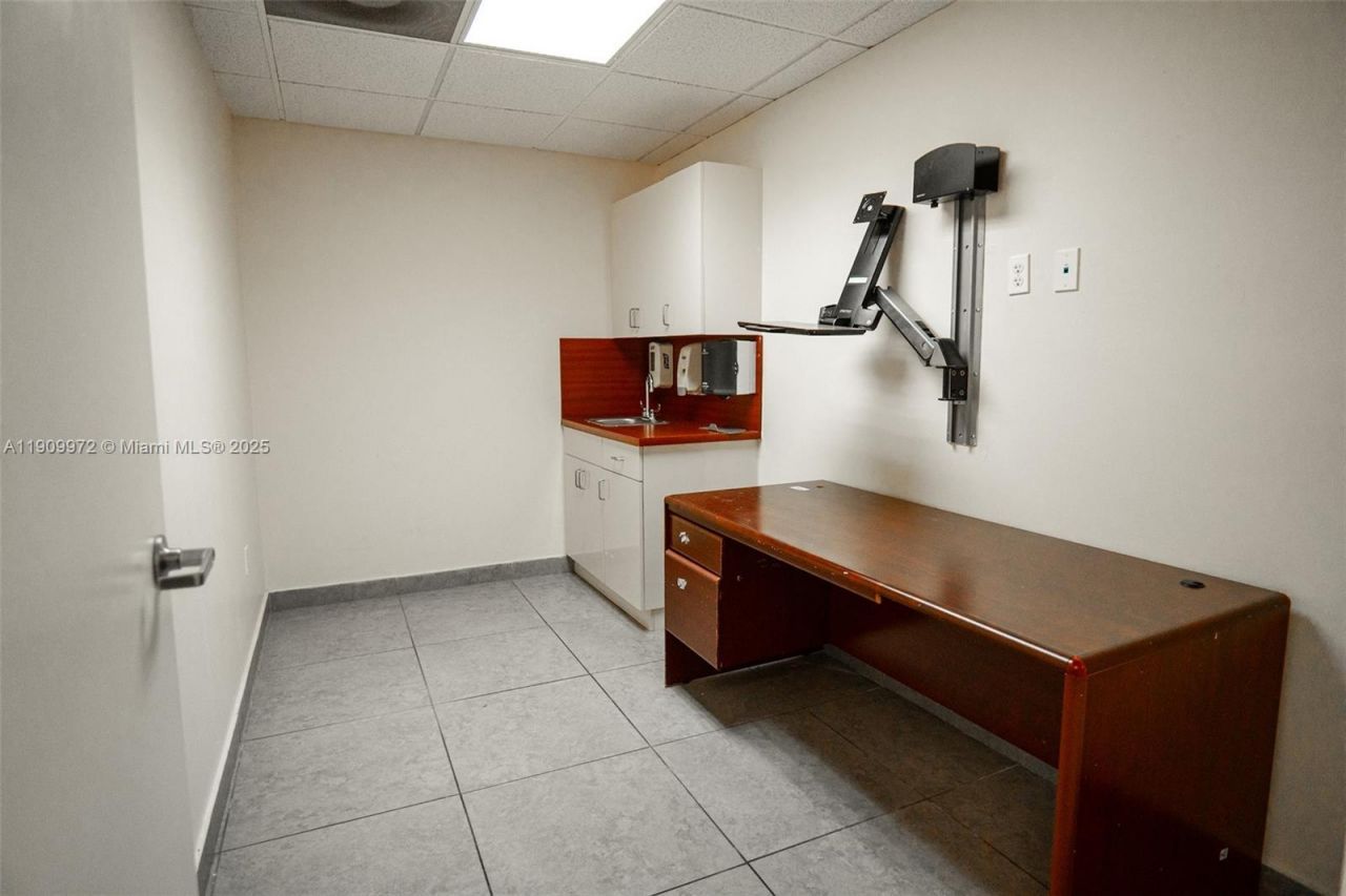 1901 SW 1st St, Miami, FL 33135 Photo