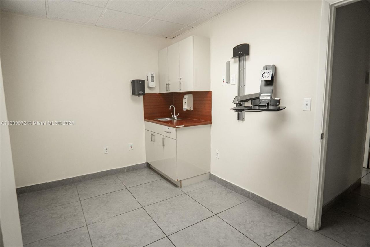 1901 SW 1st St, Miami, FL 33135 Photo