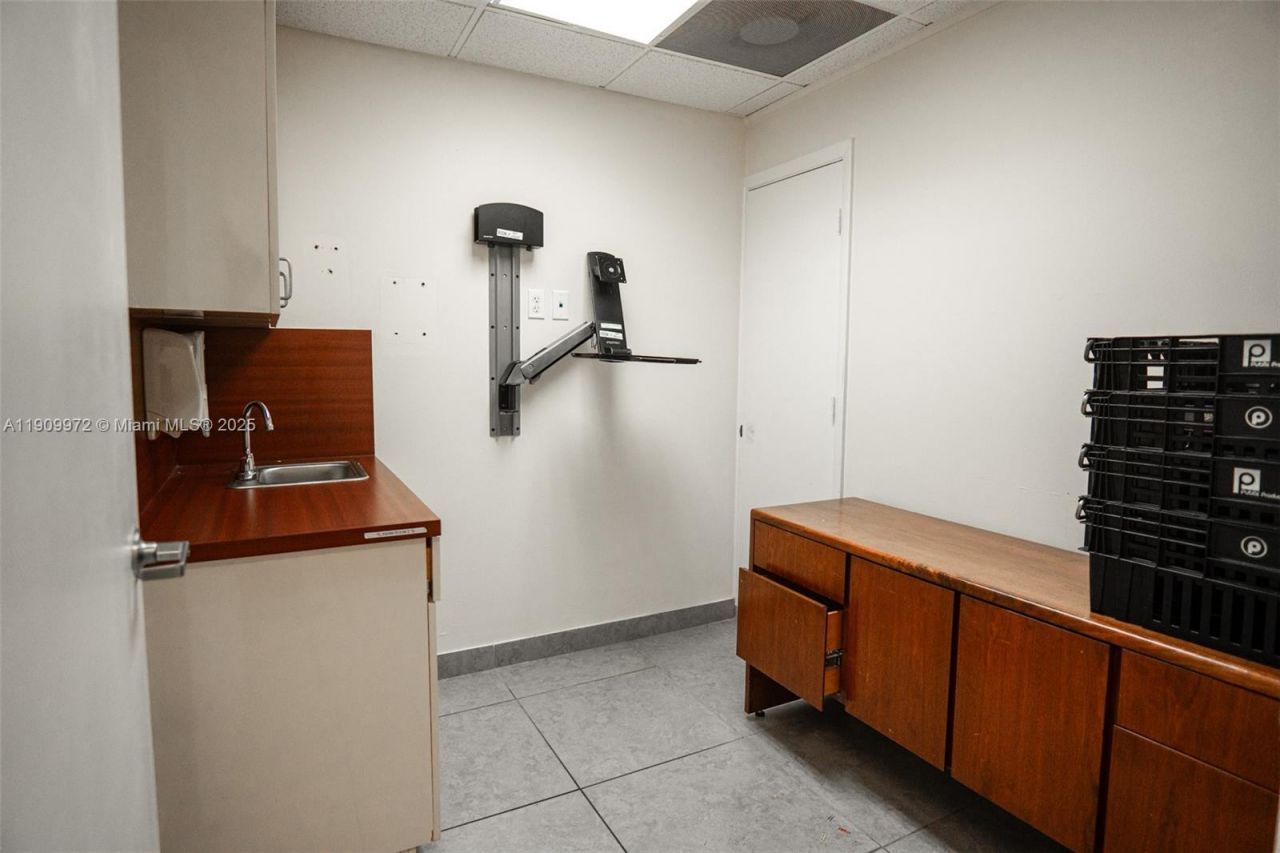 1901 SW 1st St, Miami, FL 33135 Photo