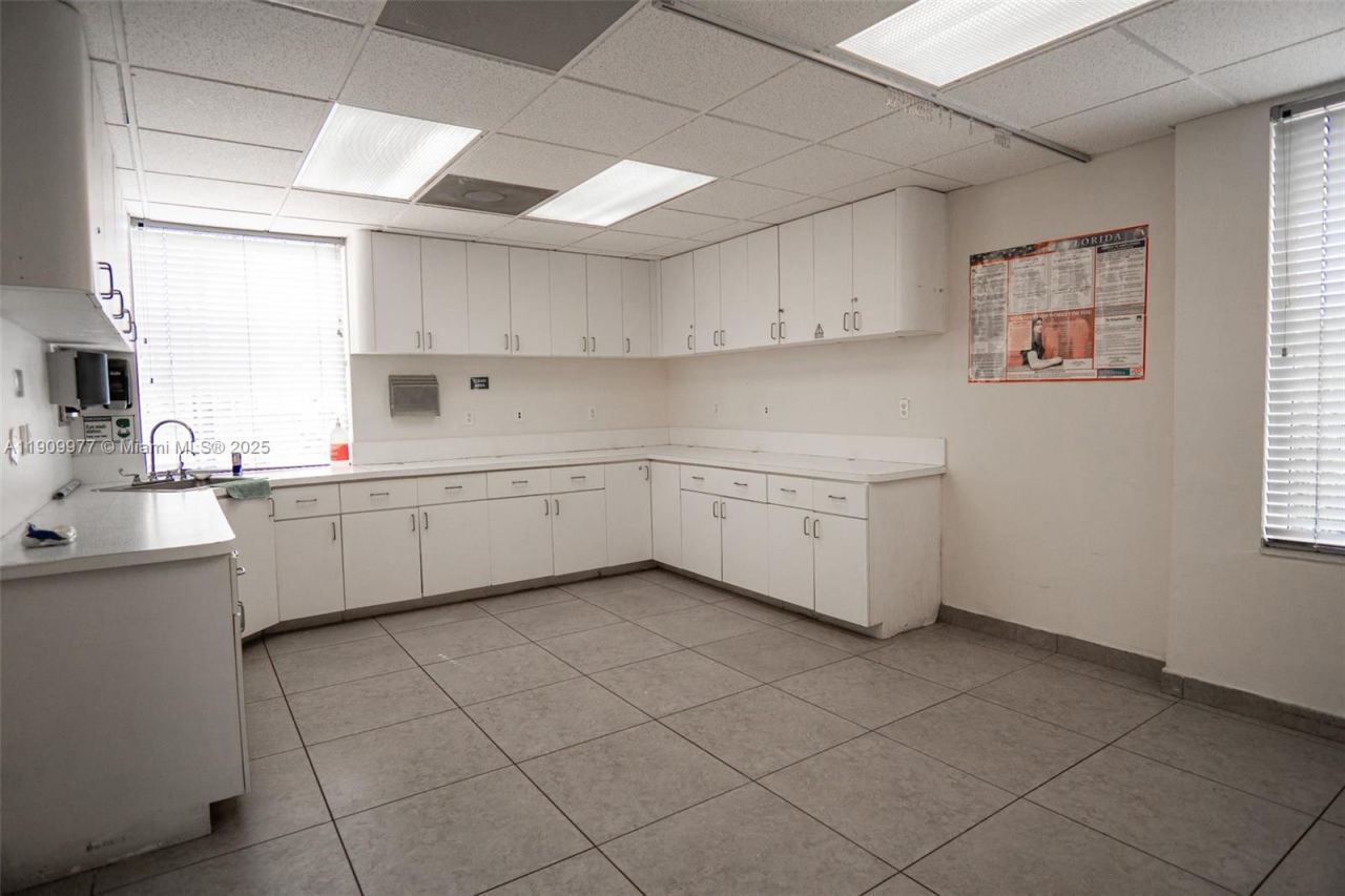 1901 SW 1st St, Miami, FL 33135 Photo