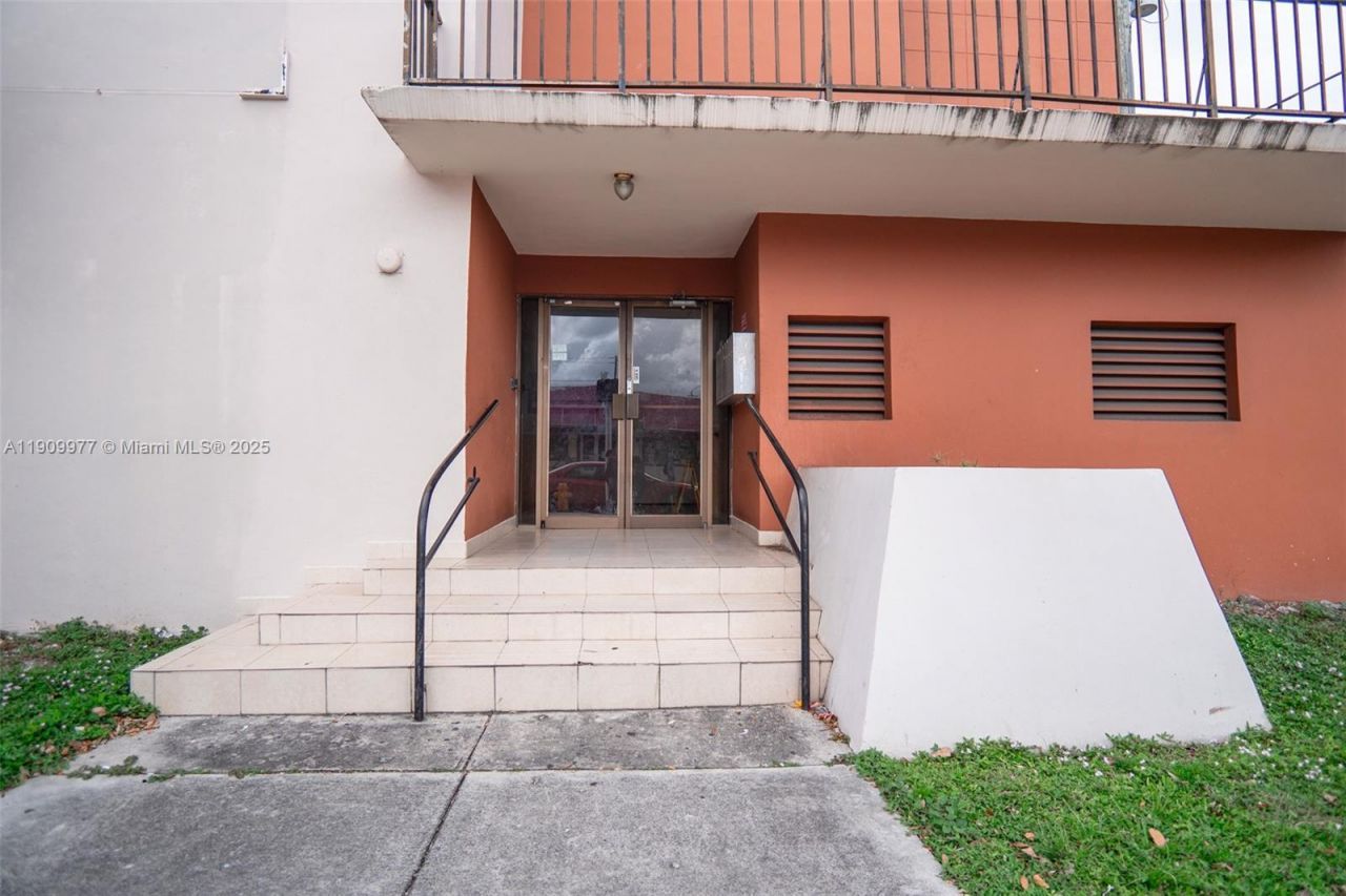 1901 SW 1st St, Miami, FL 33135 Photo