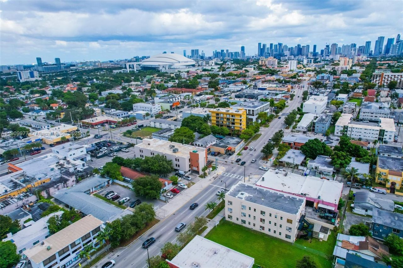 1901 SW 1st St, Miami, FL 33135 Photo