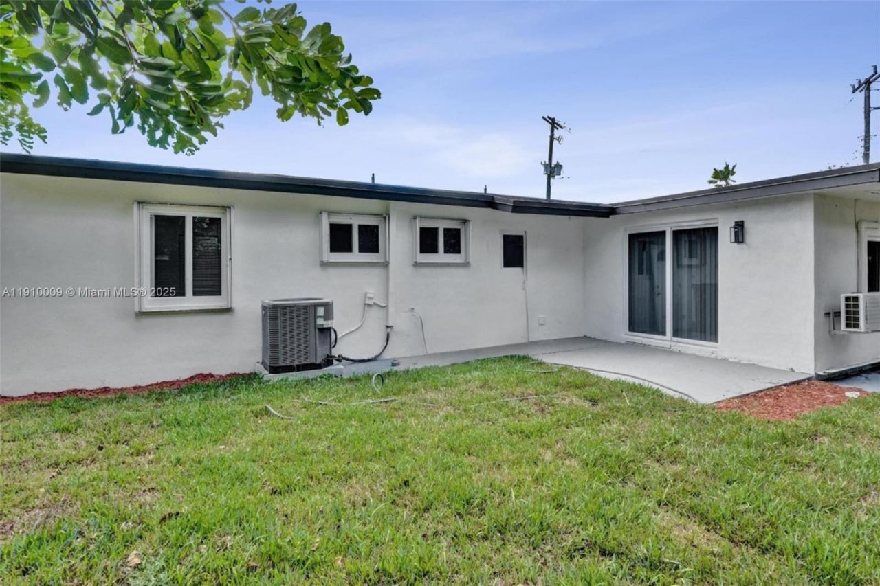 1143 NW 18th St, Fort Lauderdale, FL 33311 Photo