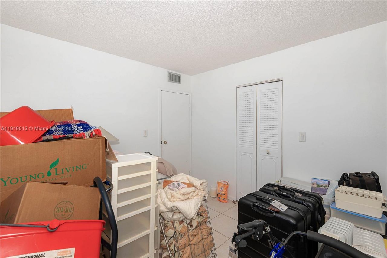 2800 Somerset Dr, Unit 402J, Lauderdale Lakes, FL 33311 Photo