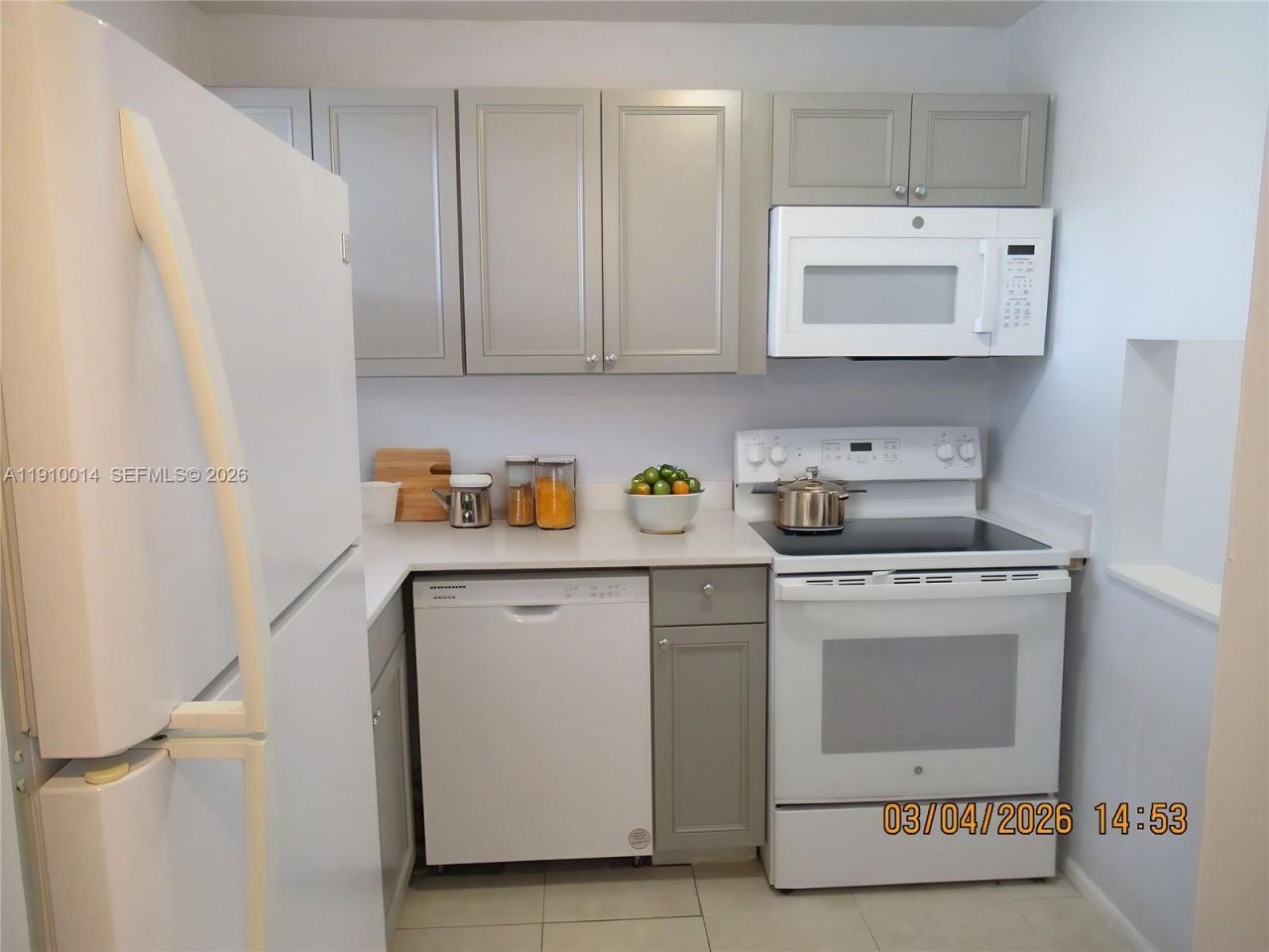 8400 Sunrise Lakes Blvd, Unit 106, Sunrise, FL 33322 Photo
