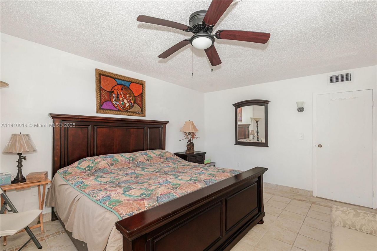 2800 Somerset Dr, Unit 115J, Lauderdale Lakes, FL 33311 Photo