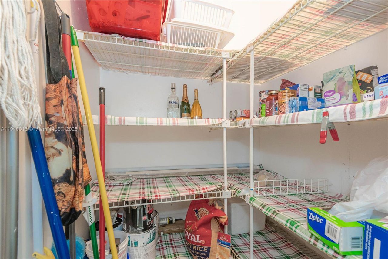 2800 Somerset Dr, Unit 115J, Lauderdale Lakes, FL 33311 Photo