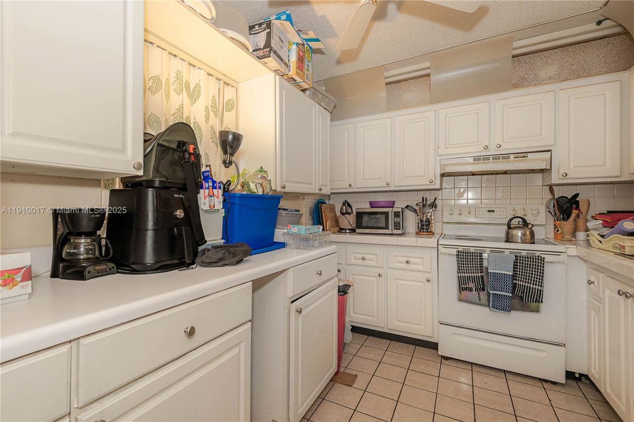 2850 Somerset Dr, Unit 308L, Lauderdale Lakes, FL 33311 Photo