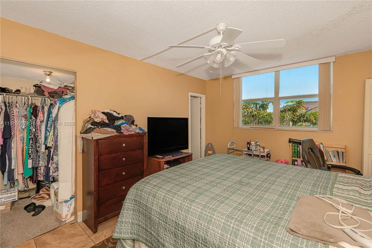 2850 Somerset Dr, Unit 308L, Lauderdale Lakes, FL 33311 Photo