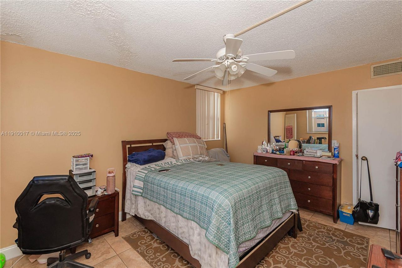 2850 Somerset Dr, Unit 308L, Lauderdale Lakes, FL 33311 Photo