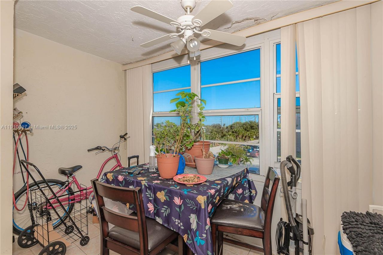 2850 Somerset Dr, Unit 308L, Lauderdale Lakes, FL 33311 Photo