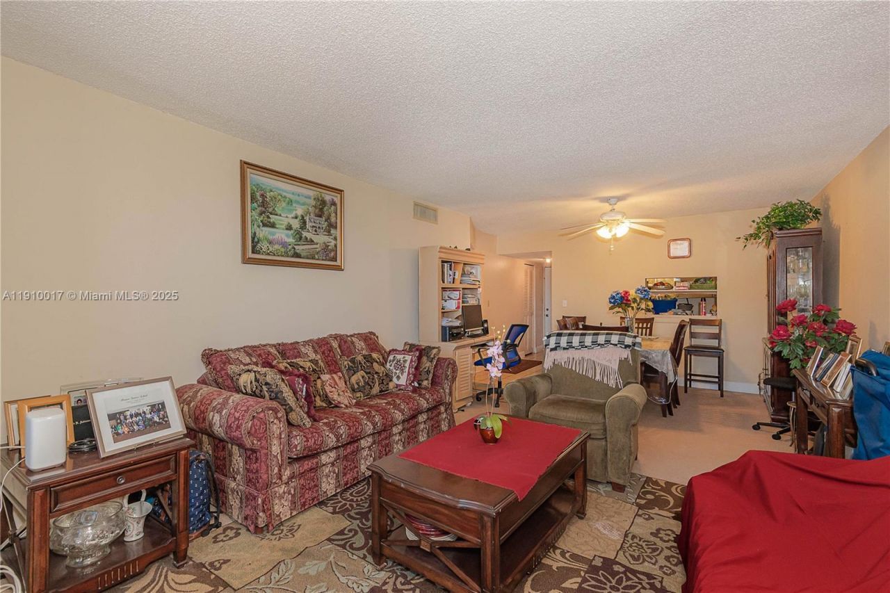 2850 Somerset Dr, Unit 308L, Lauderdale Lakes, FL 33311 Photo