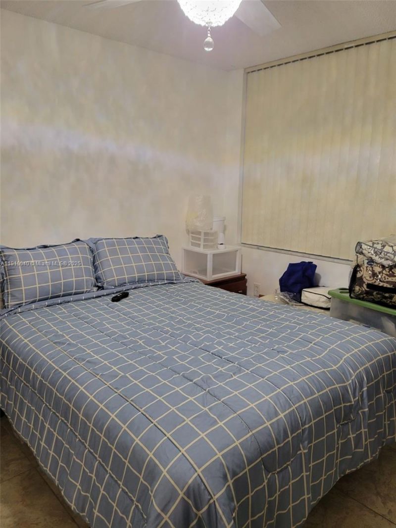 1400 Saint Charles Pl, Unit 215, Pembroke Pines, FL 33026 Photo