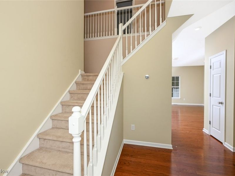 3784 Firethorn Drive, Aurora, OH 44202 Photo 3