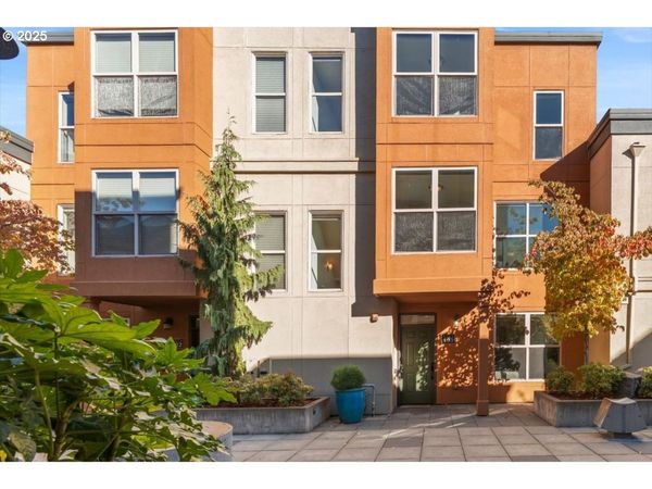 6273 NE CARILLION DR, Unit 103, Hillsboro, OR 97124