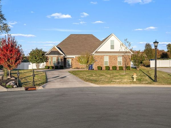 105 Rochester Dr, Shelbyville, TN 37160