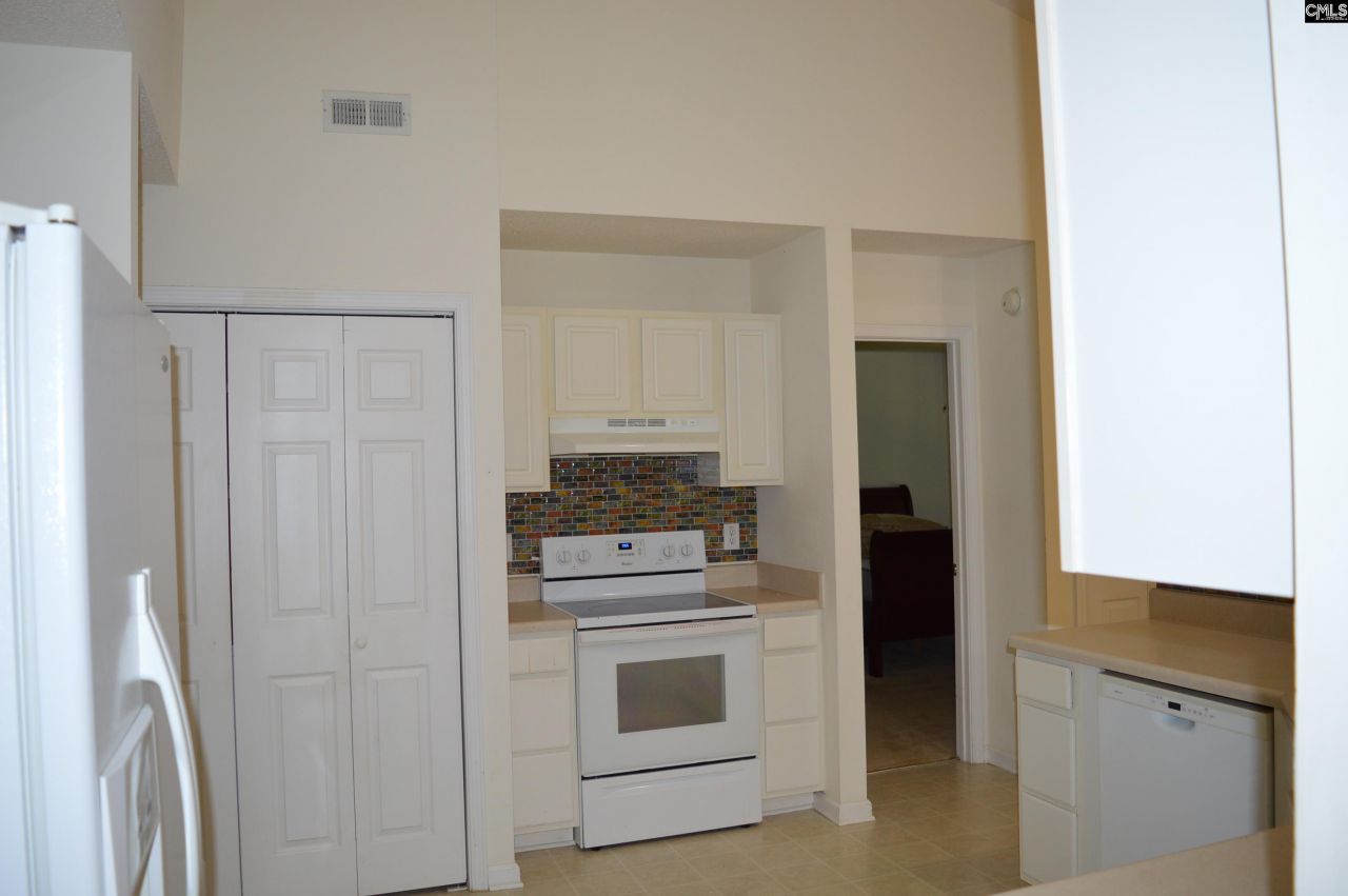 2004 Rolling Hills Road Photo 9