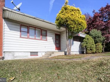 555 PINE STREET, STEELTON, PA 17113